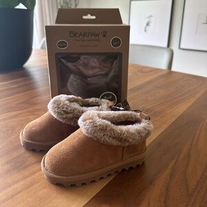 BearPaw faux fur sherling boots size 6